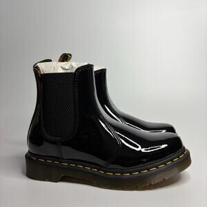 Dr. Martens 2976 Women's Leather Chelsea Boots in Black Patent Lamper